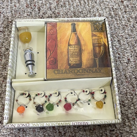 Beer & Wine Gift Set - NWOT - Picture 5 of 9